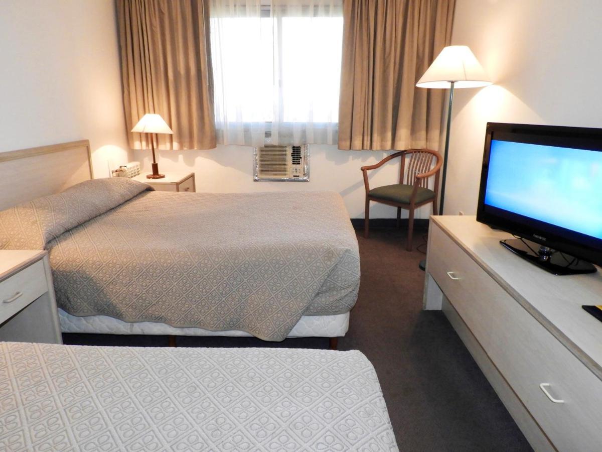 Hotel Tres Cruces Montevideo Esterno foto