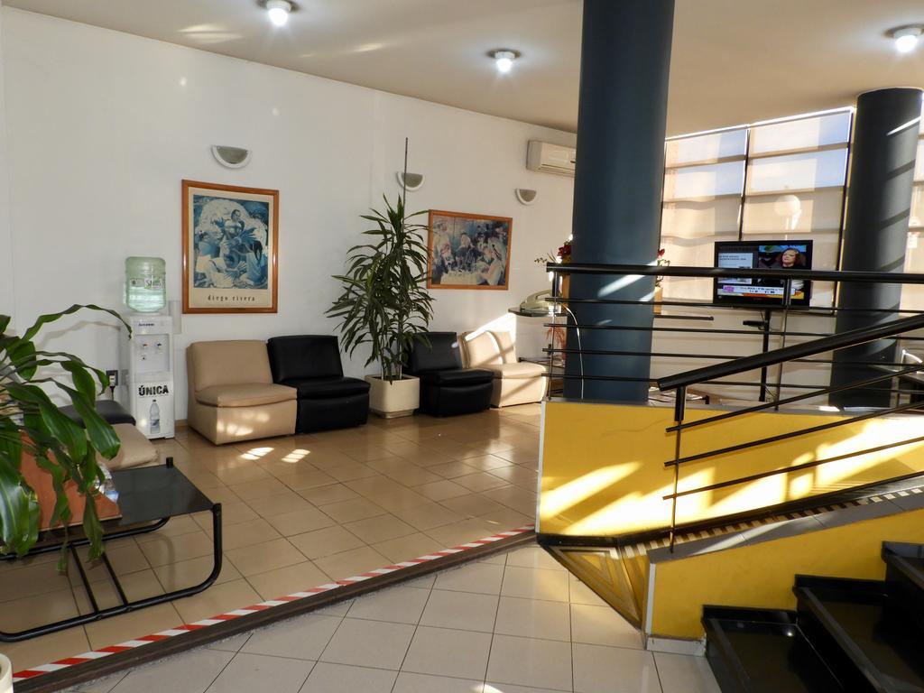 Hotel Tres Cruces Montevideo Esterno foto