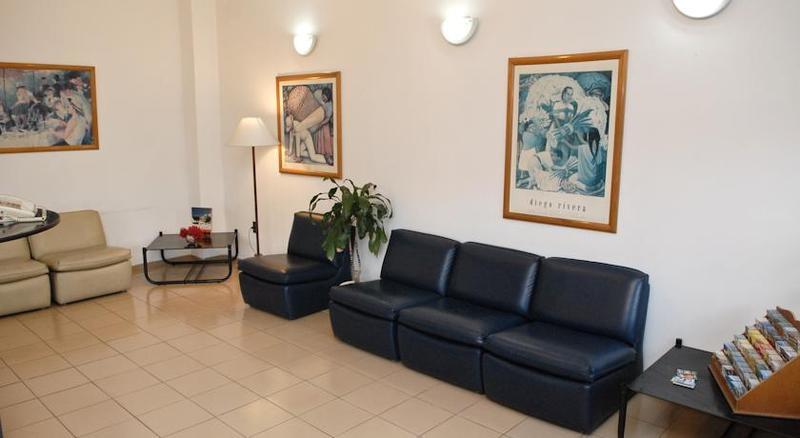 Hotel Tres Cruces Montevideo Esterno foto