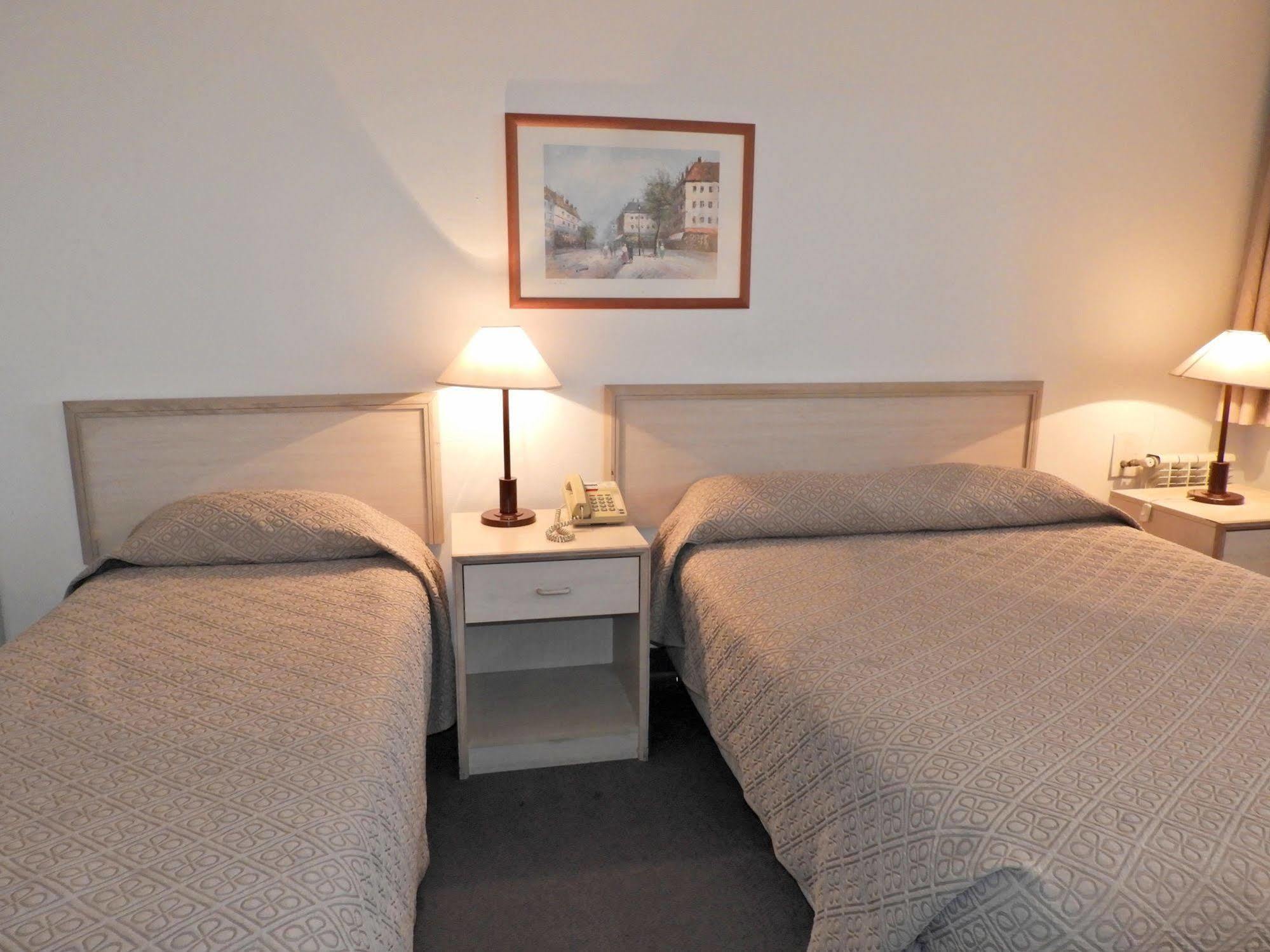 Hotel Tres Cruces Montevideo Esterno foto