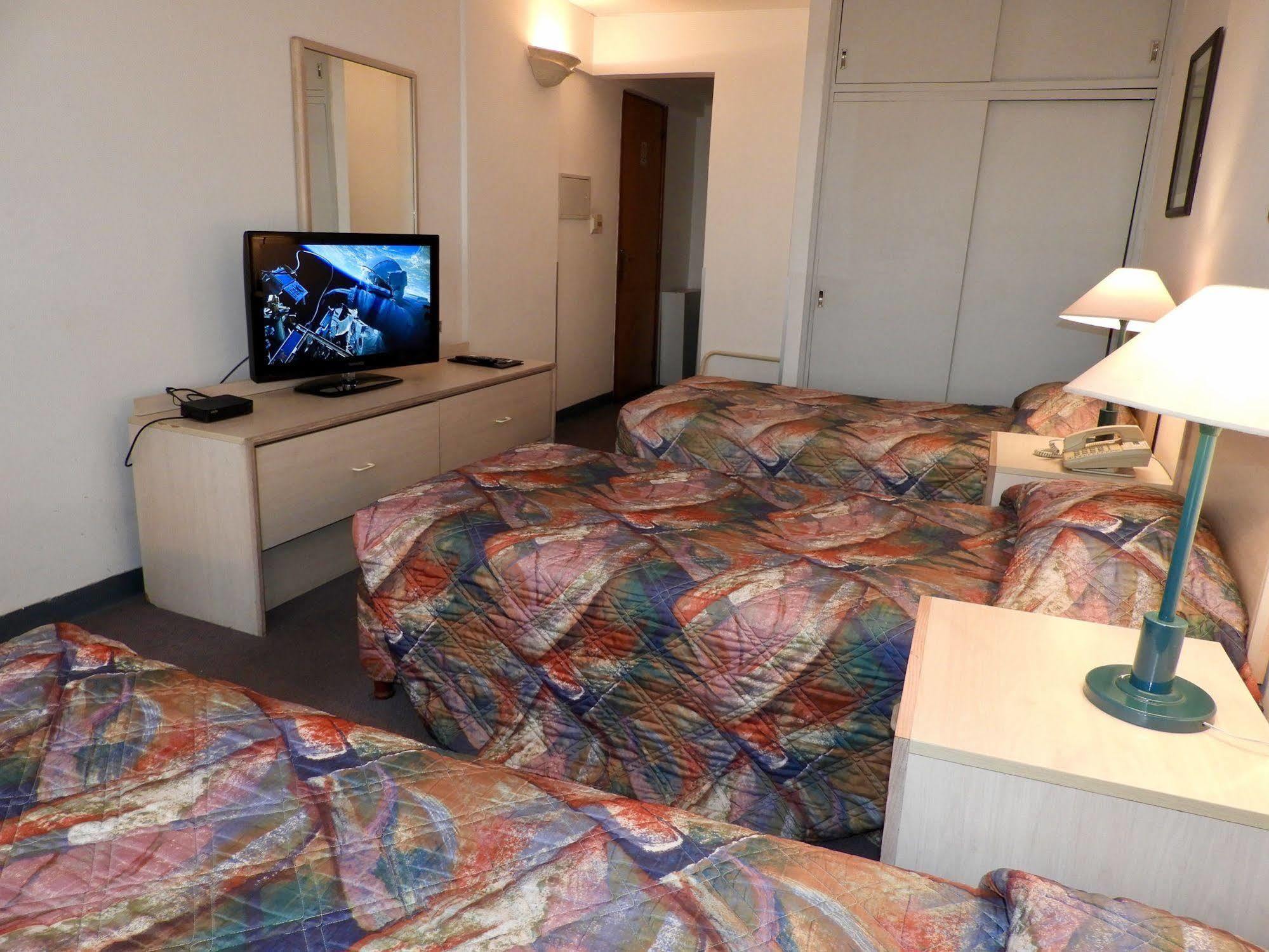 Hotel Tres Cruces Montevideo Esterno foto