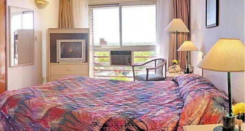 Hotel Tres Cruces Montevideo Esterno foto