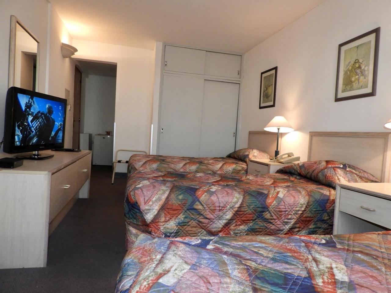 Hotel Tres Cruces Montevideo Esterno foto
