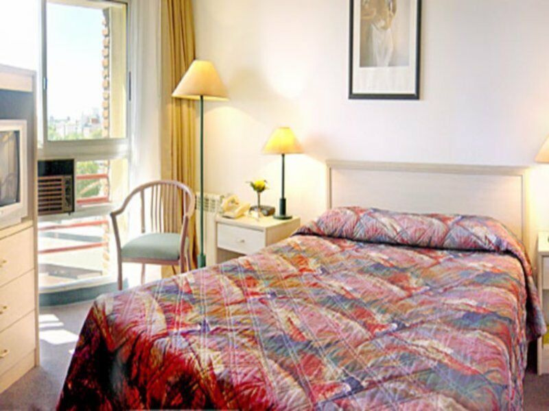 Hotel Tres Cruces Montevideo Esterno foto