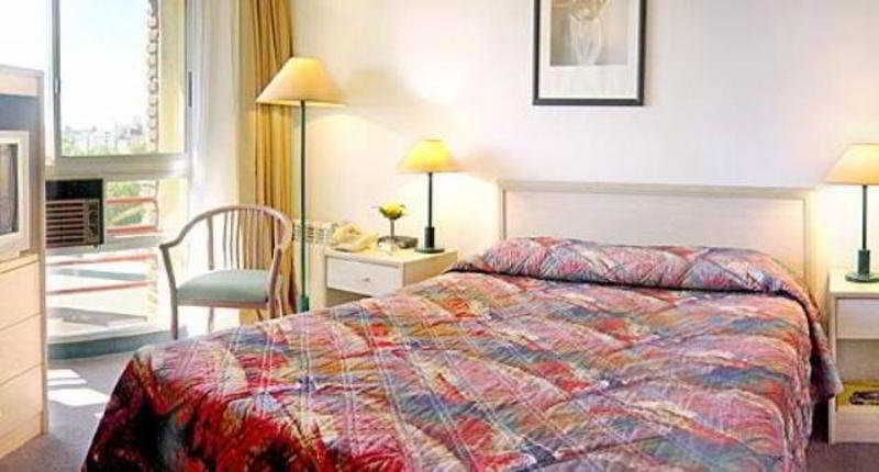 Hotel Tres Cruces Montevideo Esterno foto